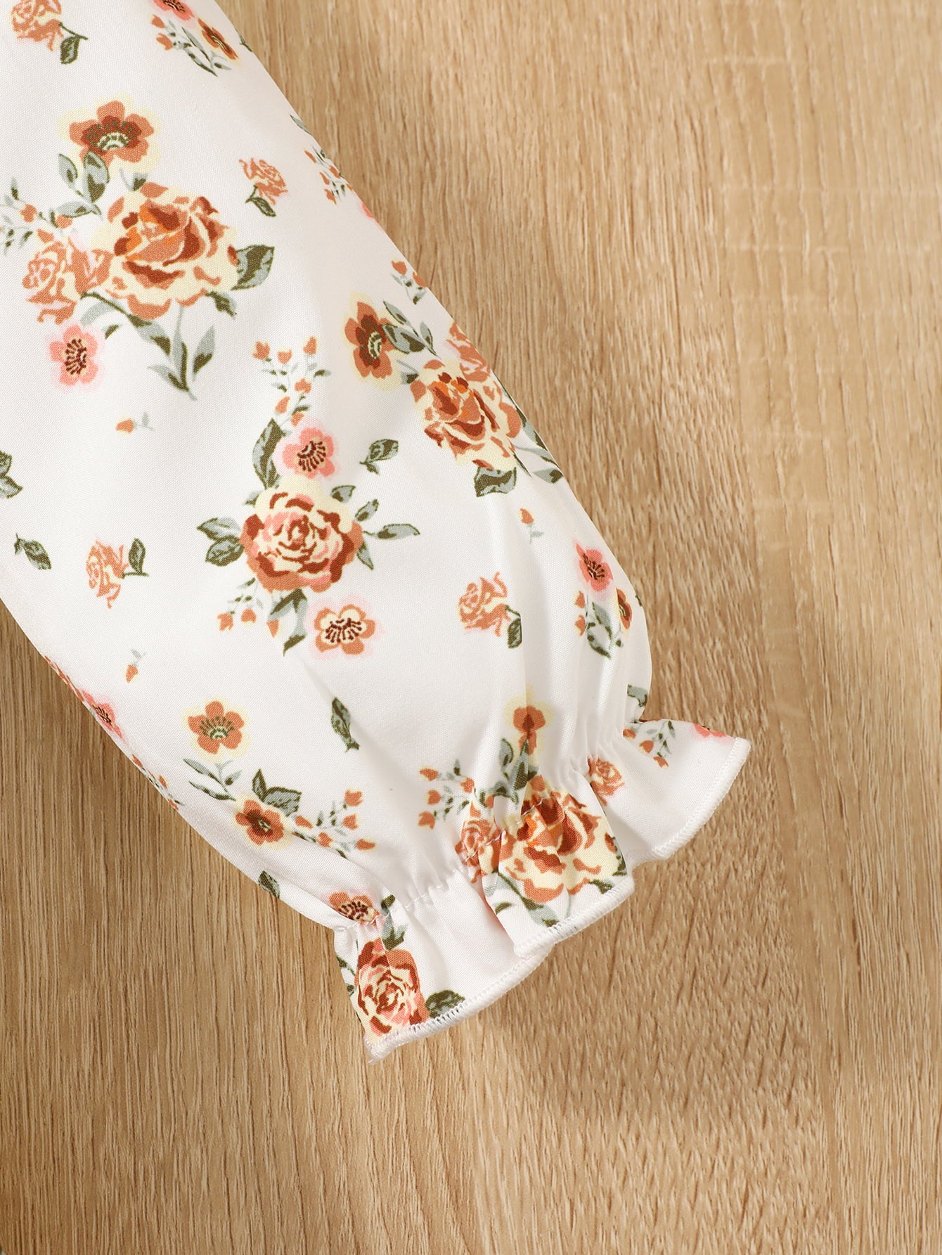 Adorable Floral Print Dress with Frill Trim and Flounce Long Sleeves