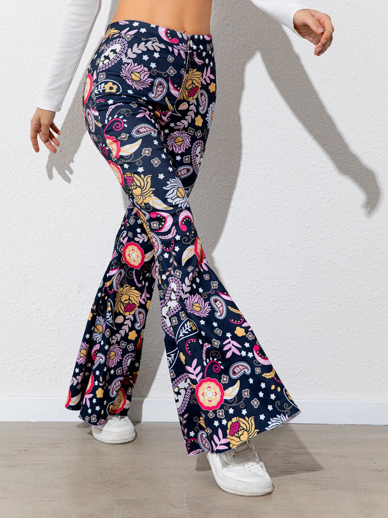 Fashionable Floral Print High-Waisted Flared-Leg Regular-Fit Women's Pants