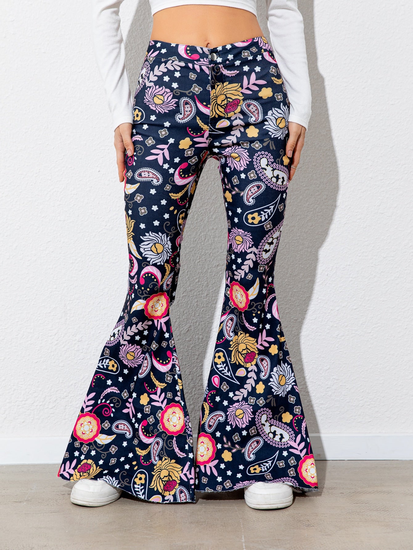 Fashionable Floral Print High-Waisted Flared-Leg Regular-Fit Women's Pants