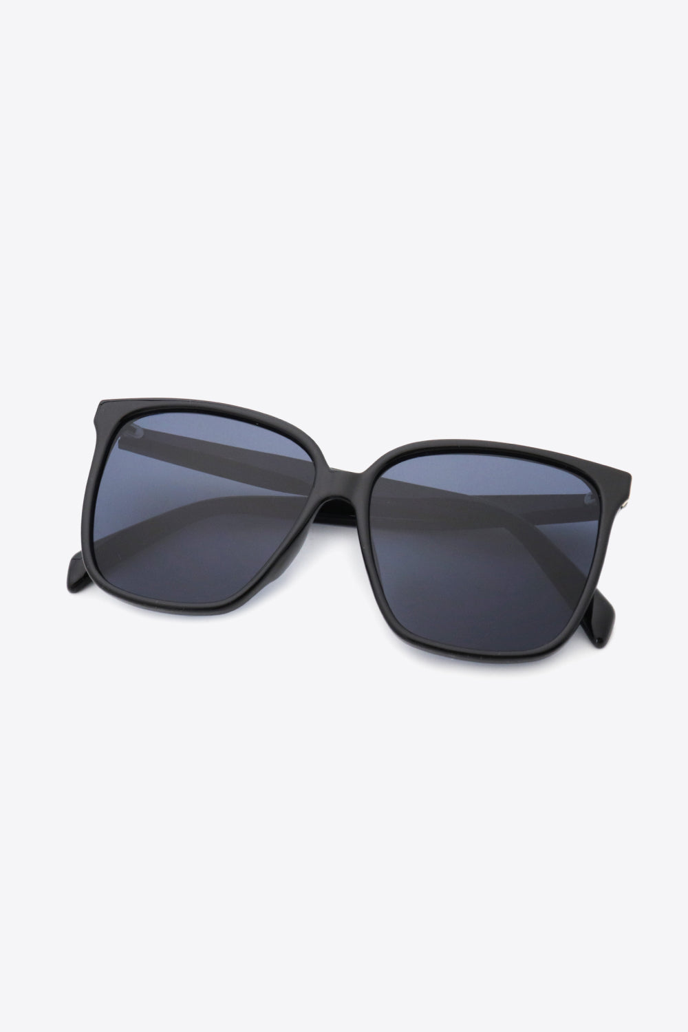 UV400 Polycarbonate Frame Wayfarer Style Sunglasses with Case