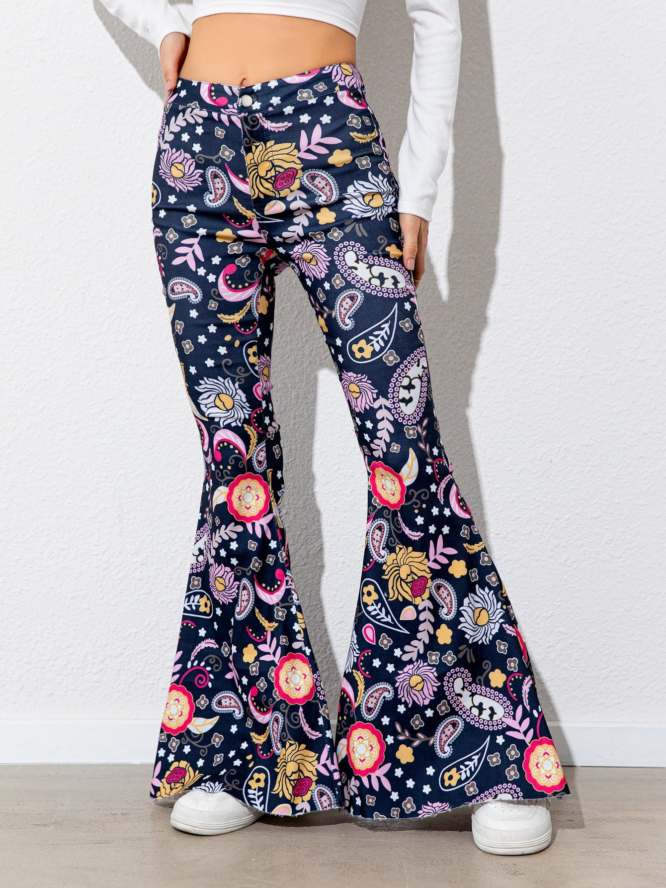 Fashionable Floral Print High-Waisted Flared-Leg Regular-Fit Women's Pants
