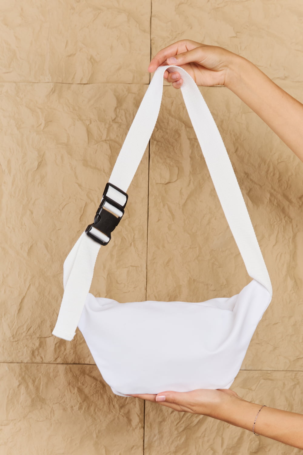 Fame Clear Zipper Pocket Trendy Fanny Pack for Stylish Travel