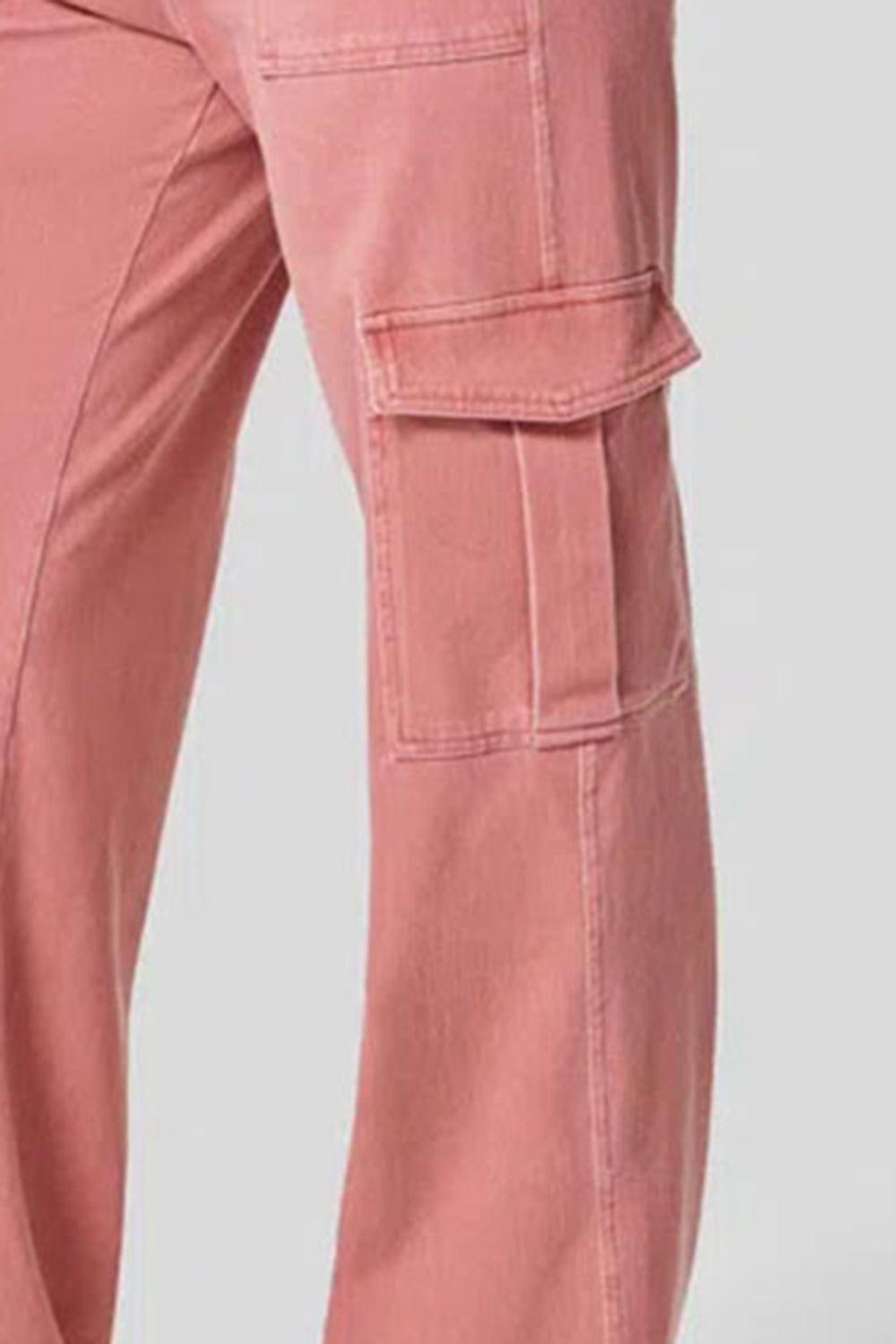 Fashionable High-Waisted Straight-Leg Cargo Style Jeans for Trendy Wear