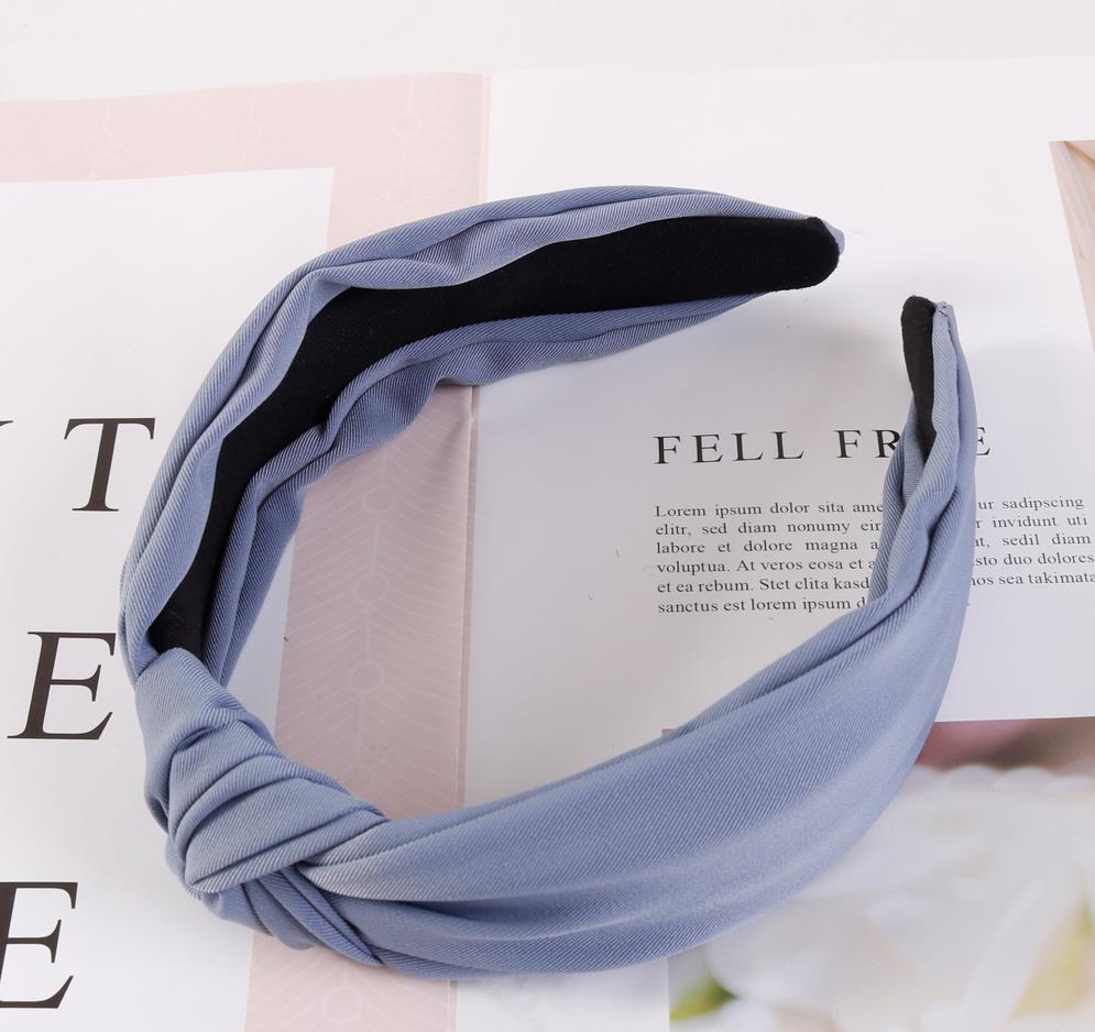 Stylish Women's Solid Polyester Hairband - Classic Hair Accessory for Girls