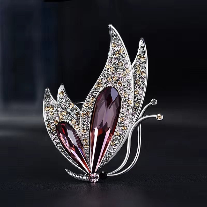 Exquisite Alloy Crystal Women's Animal-Shaped Brooch by Xingyunday