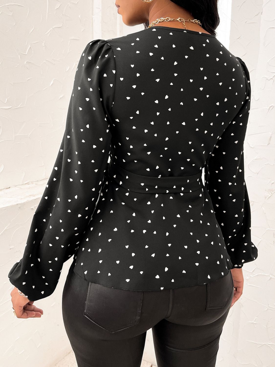 Stylish Heart-Print Surplice Blouse with Balloon Sleeves