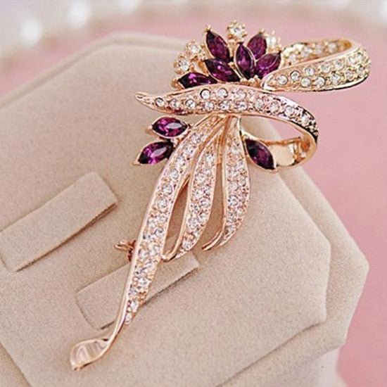 Exquisite Alloy Crystal Women's Animal-Shaped Brooch by Xingyunday