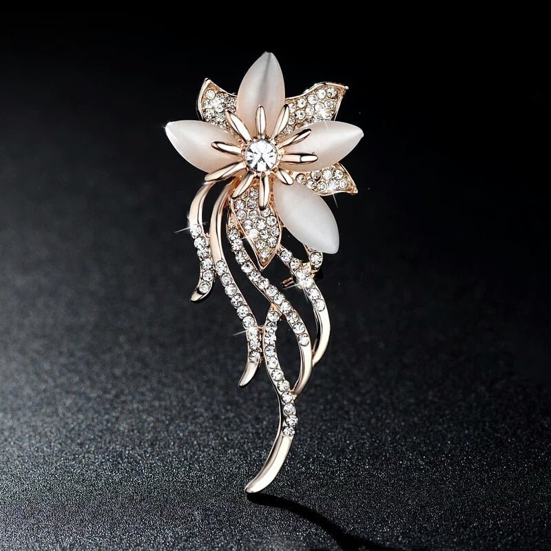 Exquisite Alloy Crystal Women's Animal-Shaped Brooch by Xingyunday