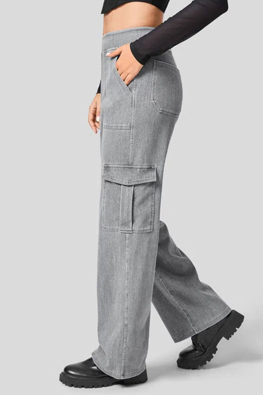 Fashionable High-Waisted Straight-Leg Cargo Style Jeans for Trendy Wear