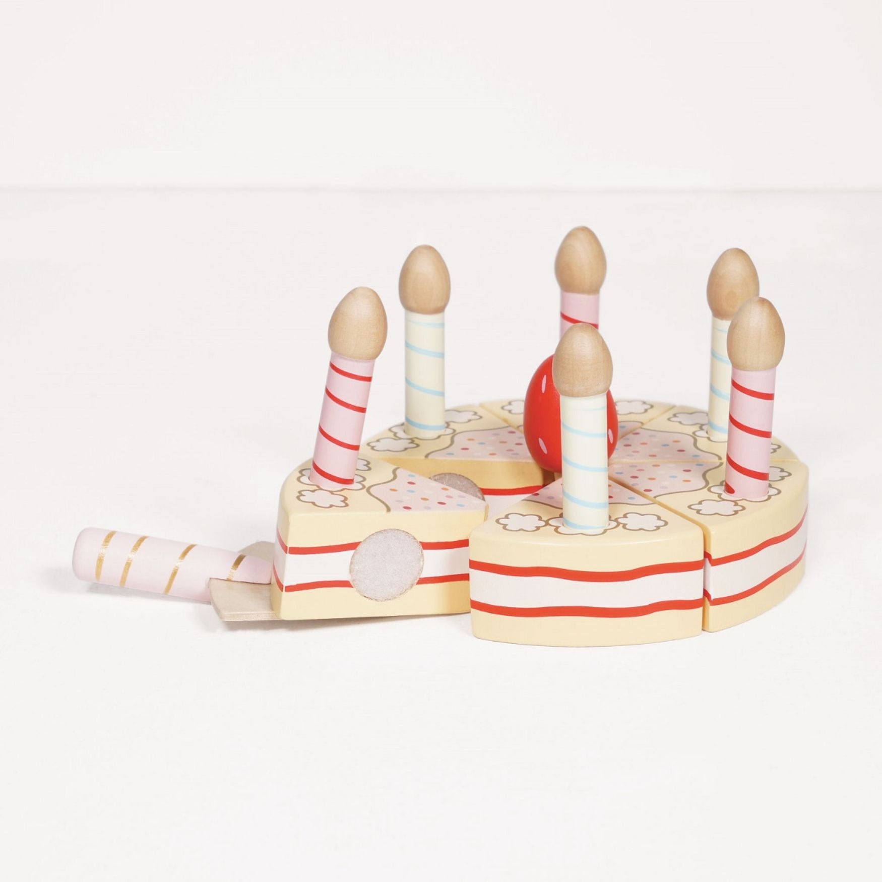 Le Toy Van Non-Toxic, Sustainable Wooden Sliceable Birthday Cake with Candles